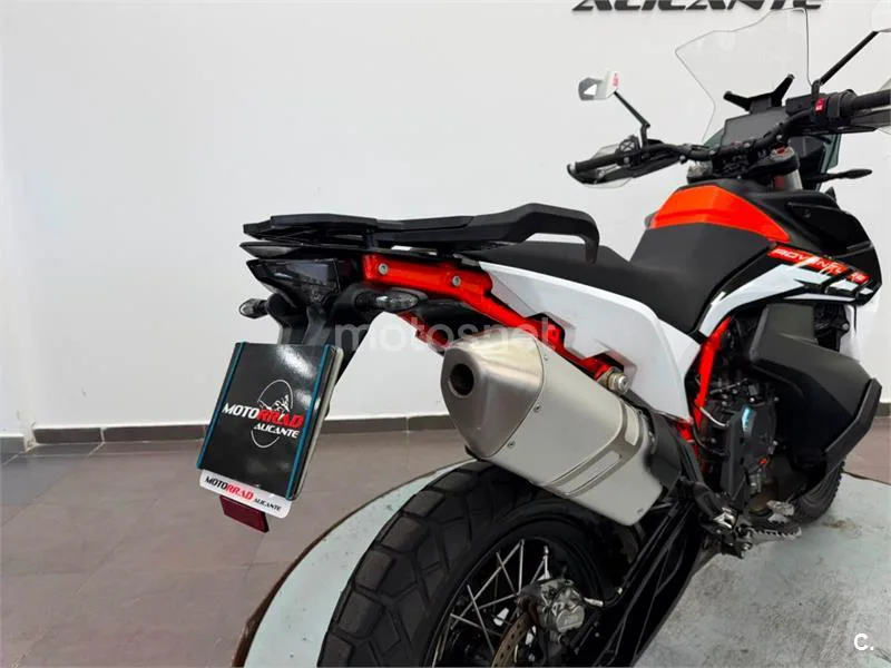 KTM 890 – Vista 6