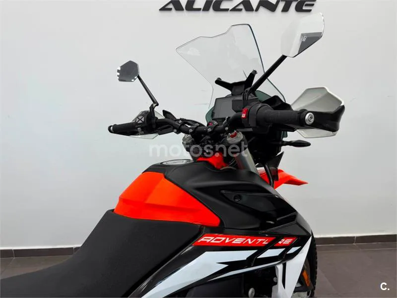 KTM 890 – Vista 7