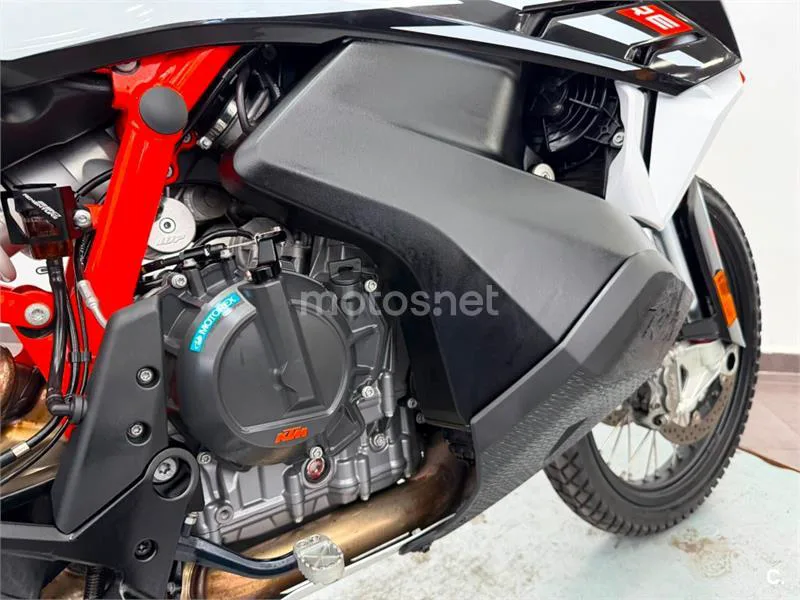 KTM 890 – Vista 8
