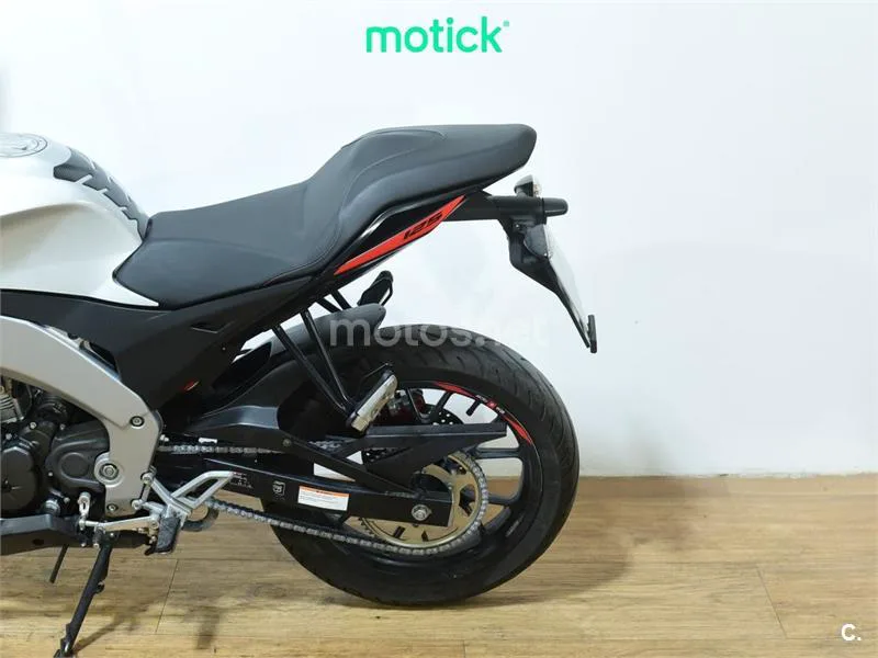 Aprilia Tuono 125 – Vista 9