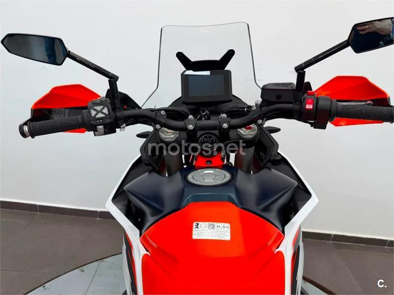KTM 890 – Vista 11