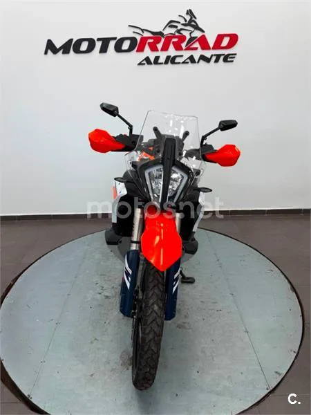KTM 890 – Vista 15