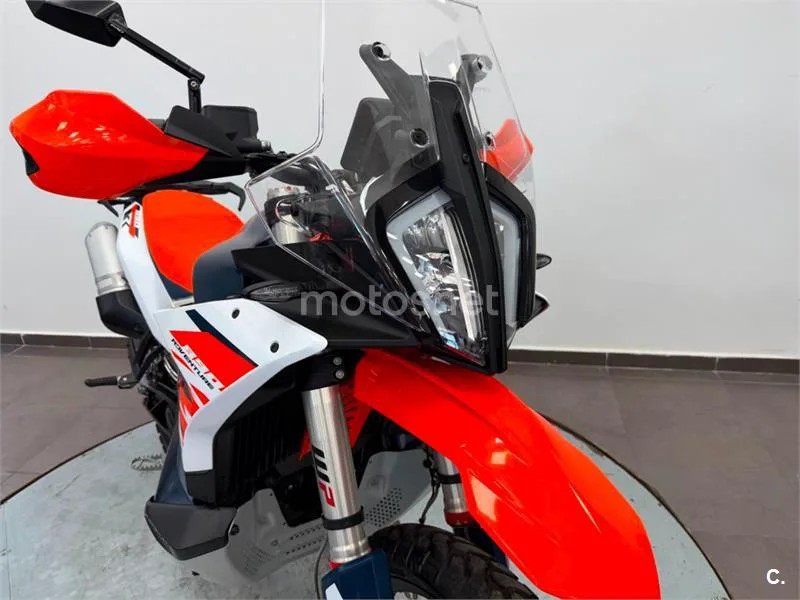 KTM 890 – Vista 20