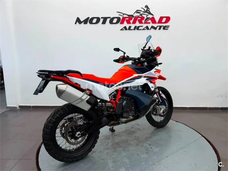 KTM 890 – Vista 3