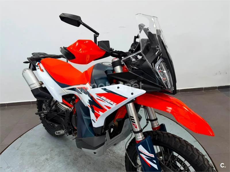 KTM 890 – Vista 21