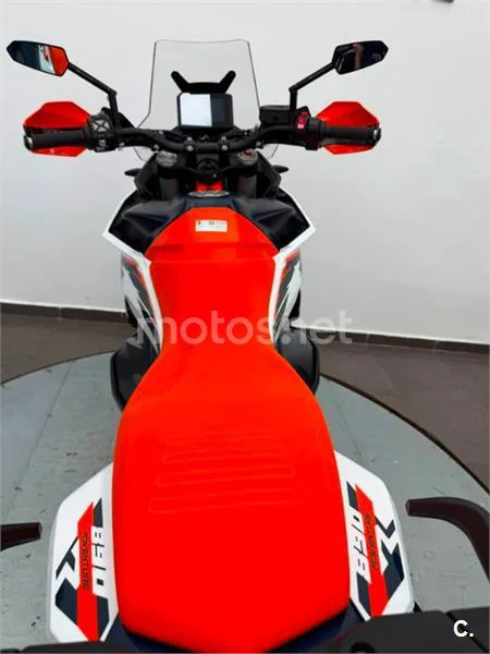 KTM 890 – Vista 9