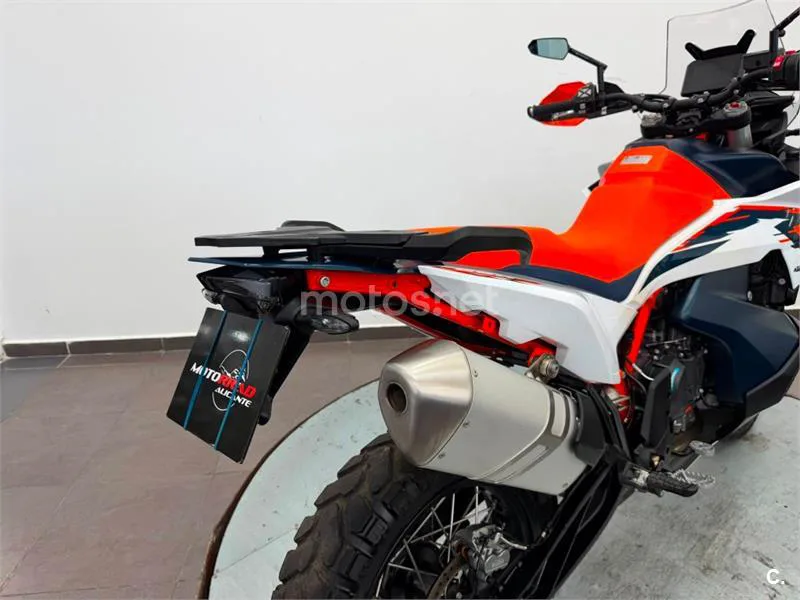 KTM 890 – Vista 10