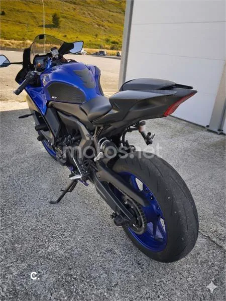 Yamaha R7 – Vista 3