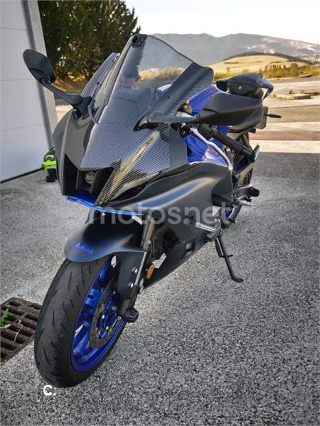 Yamaha R7 – Vista 6