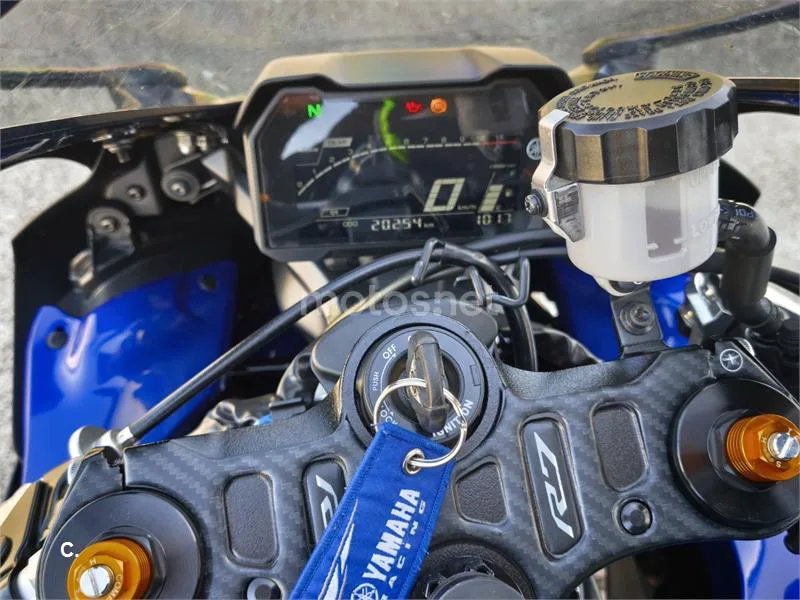 Yamaha R7 – Vista 7