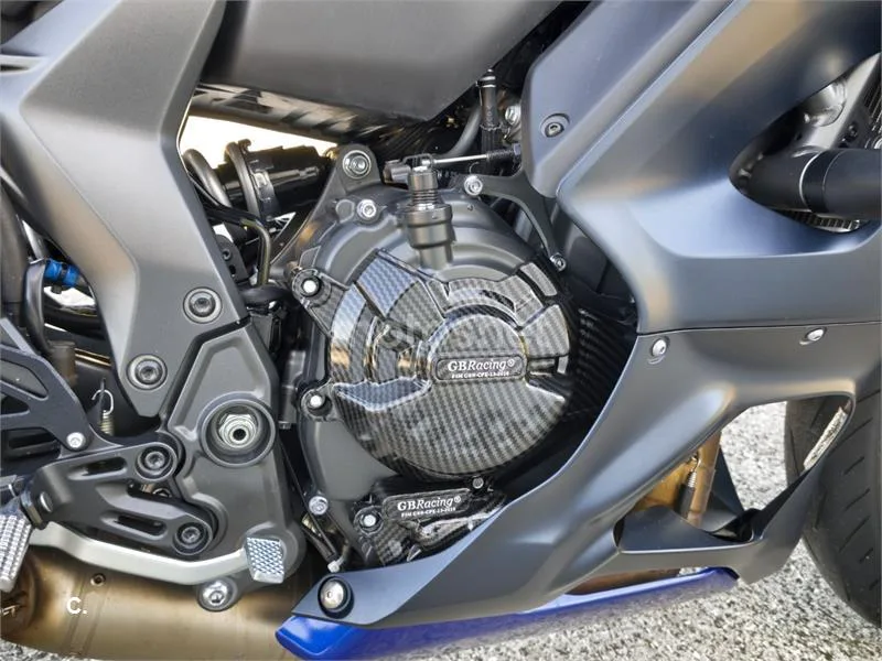 Yamaha R7 – Vista 8
