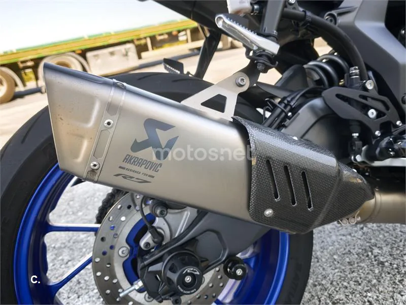 Yamaha R7 – Vista 9