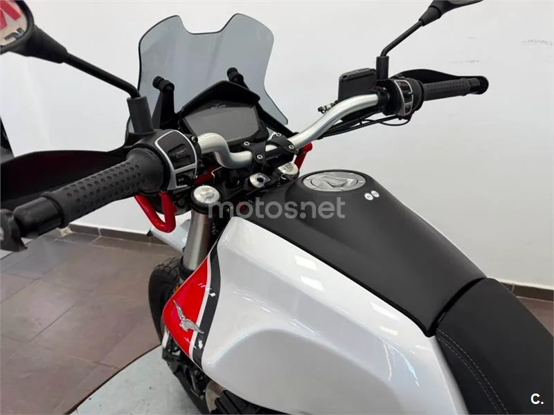 Moto Guzzi V85 TT – Vista 12