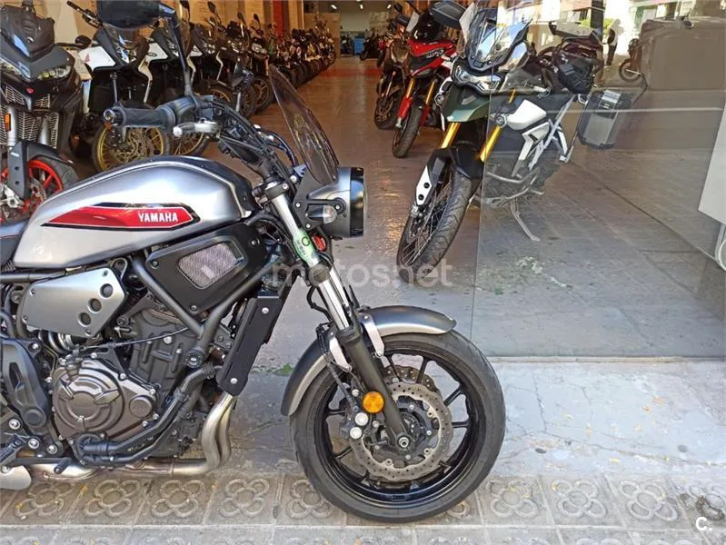 Yamaha XSR 700 – Vista 3