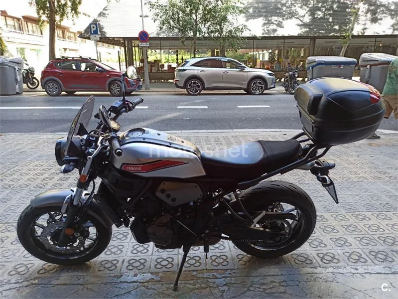 Yamaha XSR 700 – Vista 8