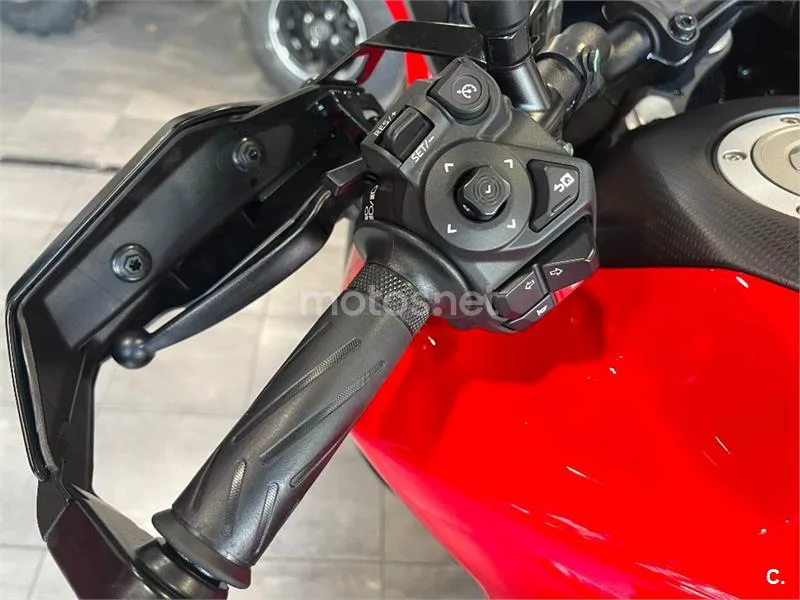 Yamaha Tracer 7 – Vista 9