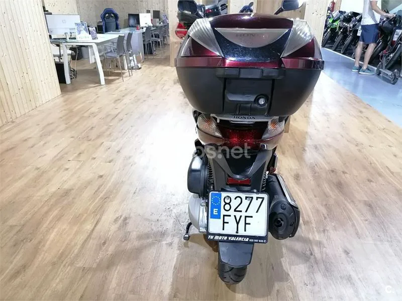 Honda SH 300i – Vista 5