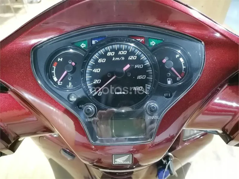 Honda SH 300i – Vista 10