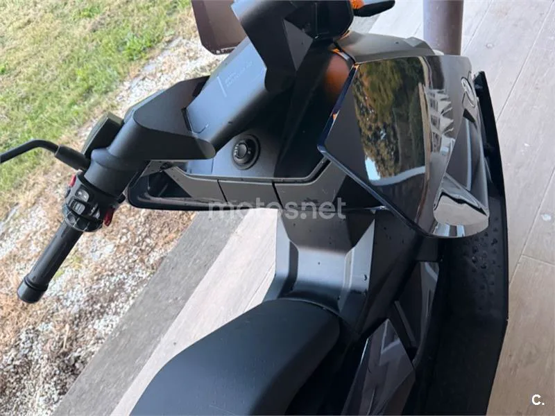 BMW CE 04 – Vista 18