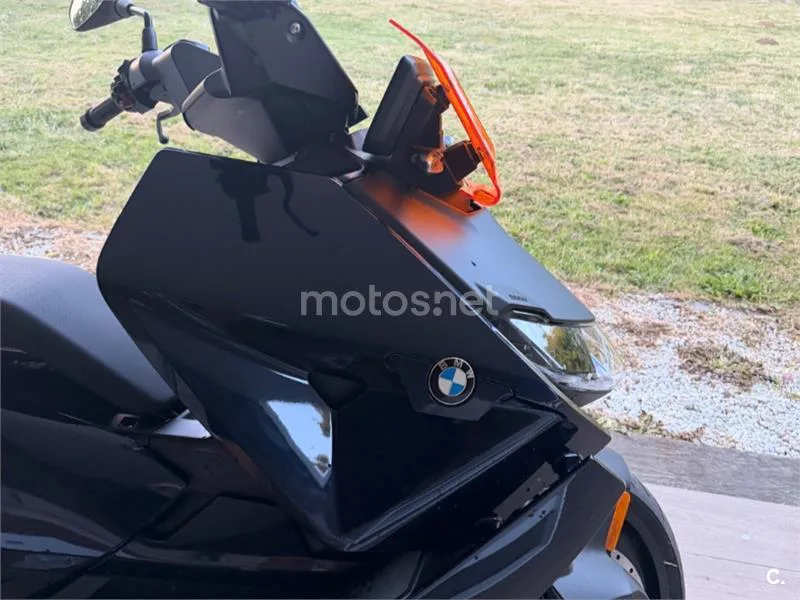 BMW CE 04 – Vista 19