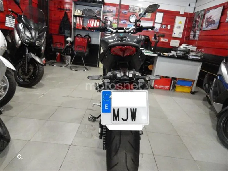 Yamaha MT-09 – Vista 7