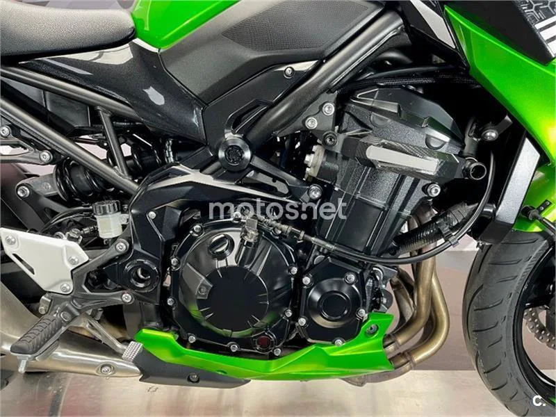 Kawasaki Z900 – Vista 11