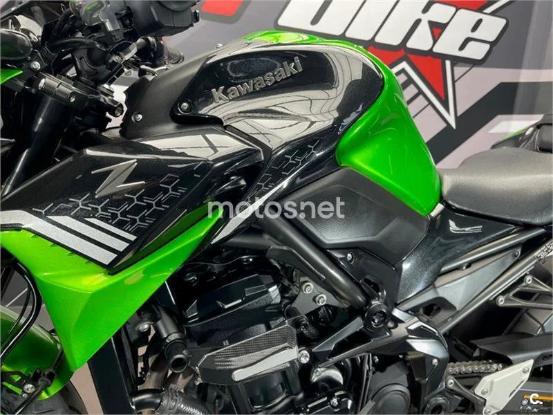 Kawasaki Z900 – Vista 17