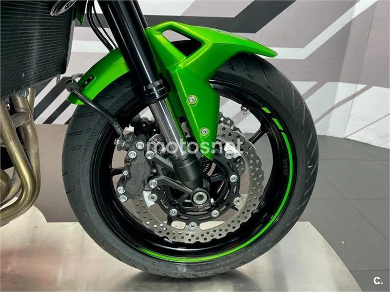 Kawasaki Z900 – Vista 19