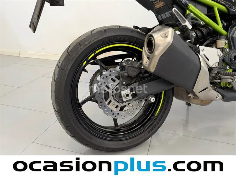 Kawasaki Z900 – Vista 16