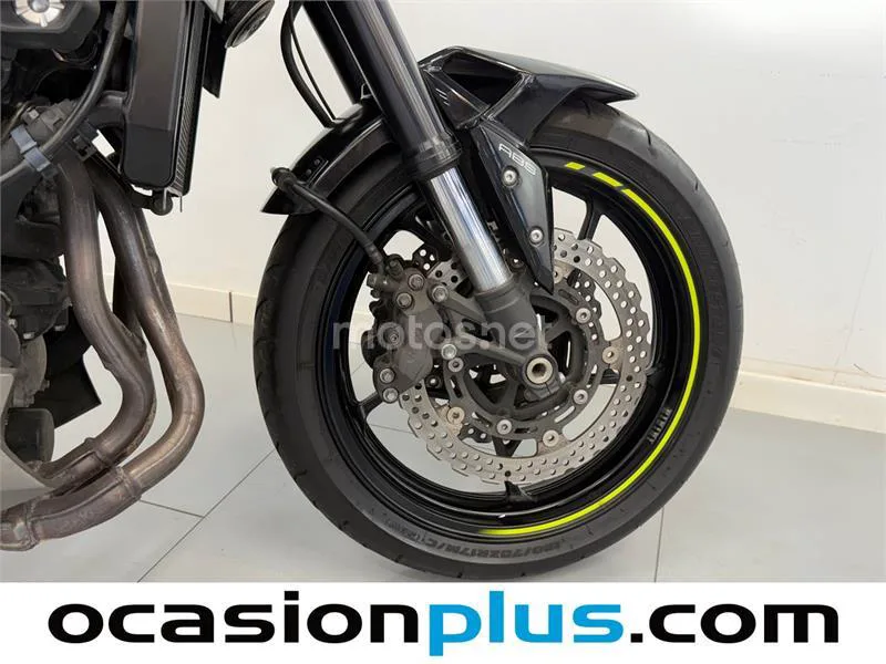 Kawasaki Z900 – Vista 18