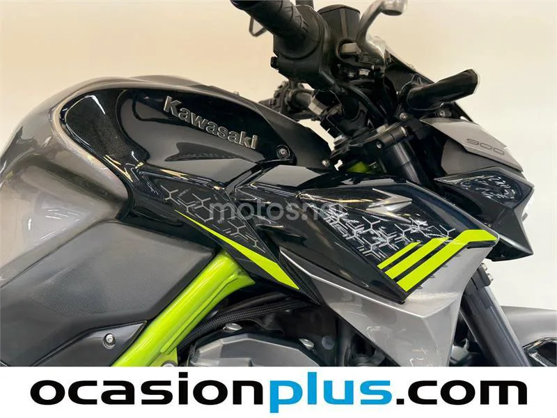 Kawasaki Z900 – Vista 19