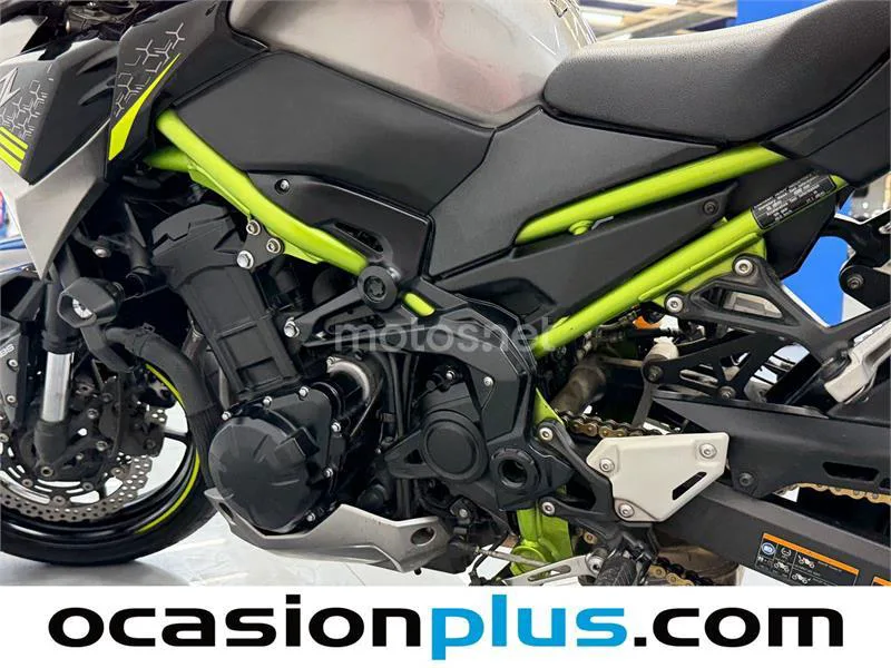 Kawasaki Z900 – Vista 23