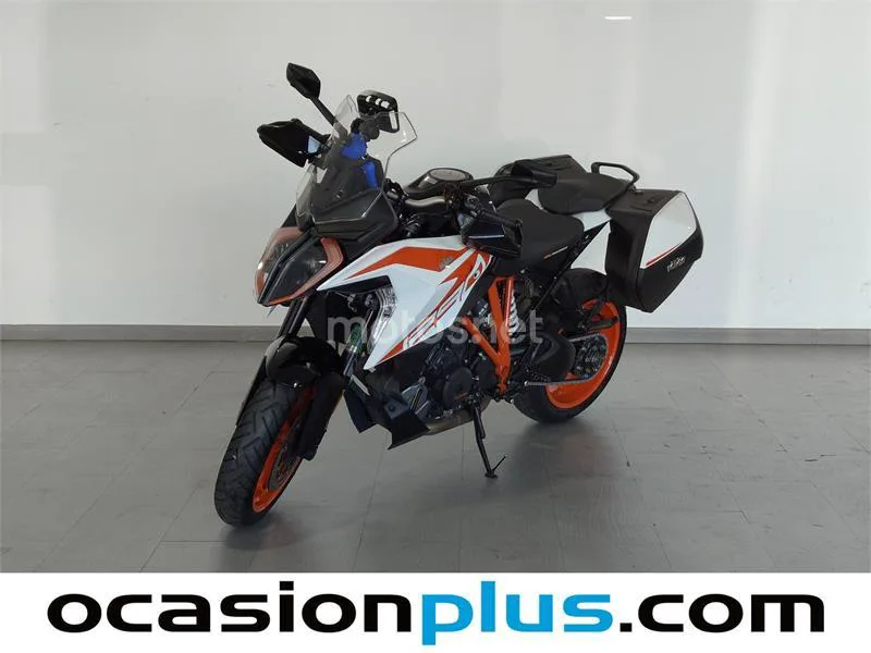 KTM 1290 Super Duke GT – Vista 6