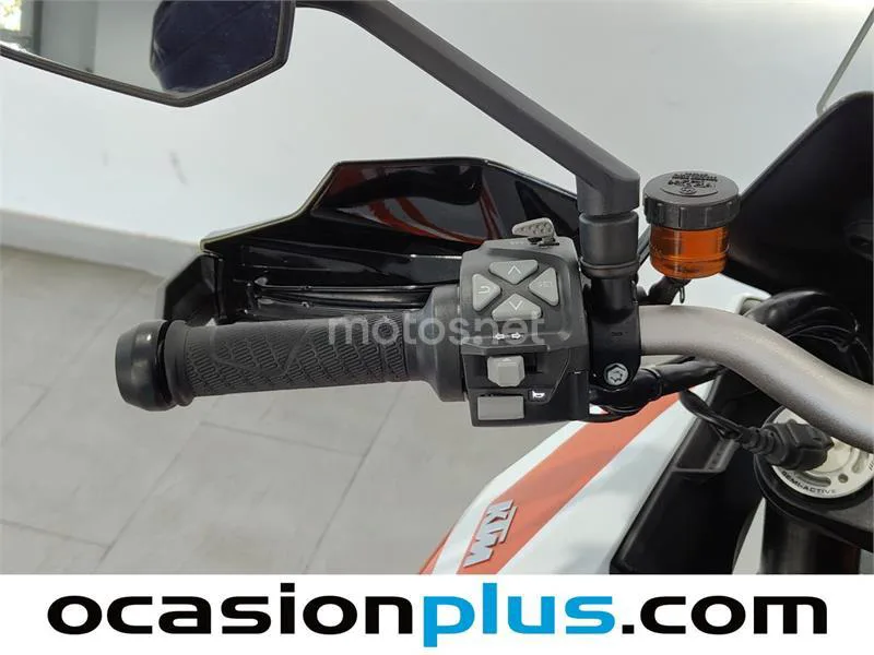 KTM 1290 Super Duke GT – Vista 9
