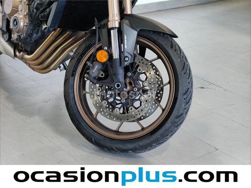 Honda CB 650 R – Vista 16