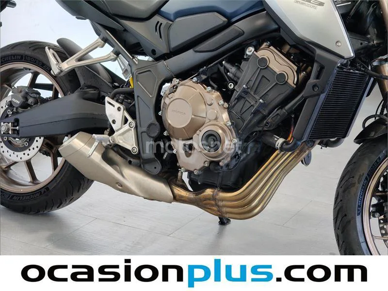 Honda CB 650 R – Vista 17