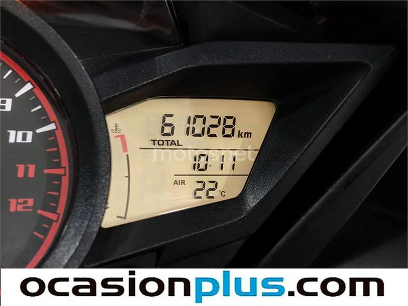 Honda VFR 1200 F DCT – Vista 11