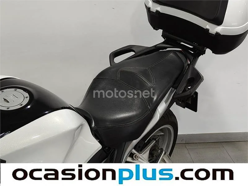 Honda VFR 1200 F DCT – Vista 17