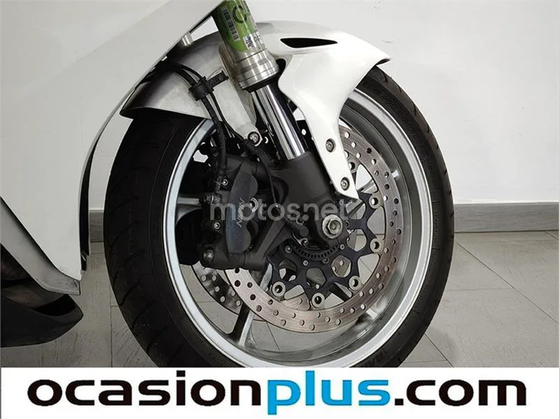 Honda VFR 1200 F DCT – Vista 19