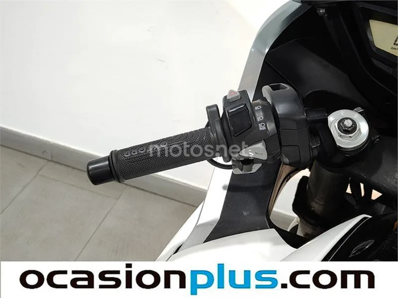 Honda VFR 1200 F DCT – Vista 9