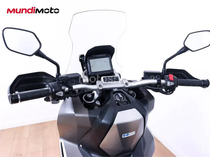 Honda X-ADV – Vista 11