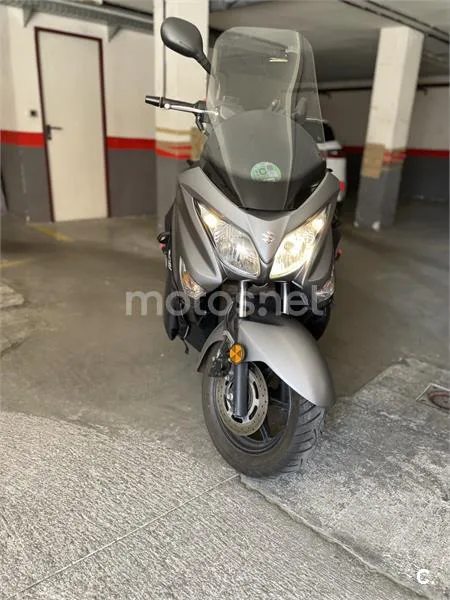 Suzuki Burgman 200 – Vista 5