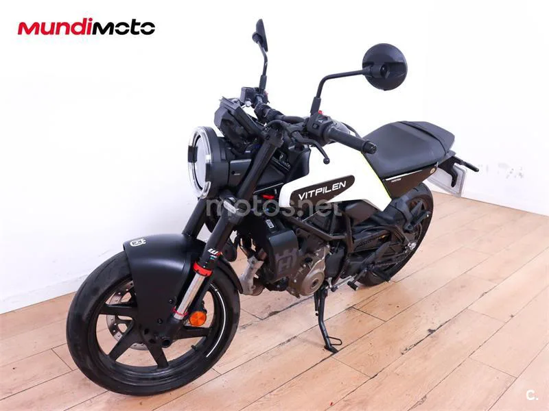 Husqvarna Vitpilen 125 – Vista 7