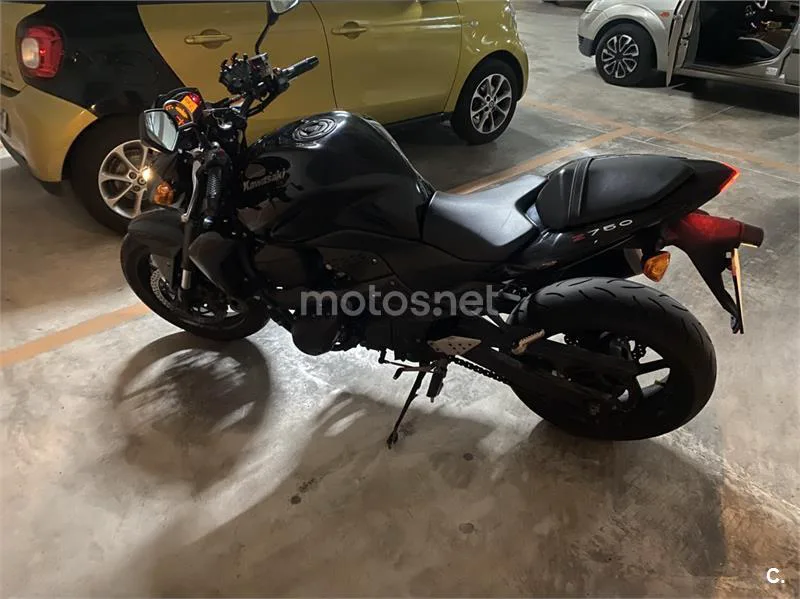Kawasaki Z750 – Vista 3