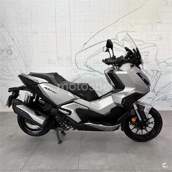 Honda ADV 350 – Vista 3