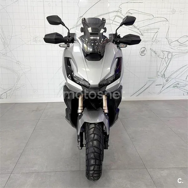 Honda ADV 350 – Vista 6