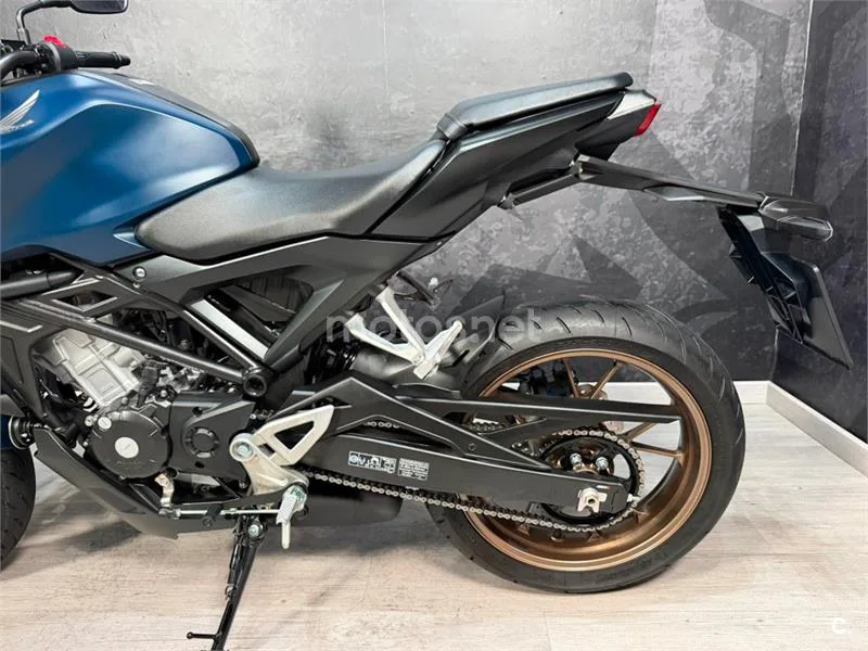 Honda CB 125 R – Vista 13
