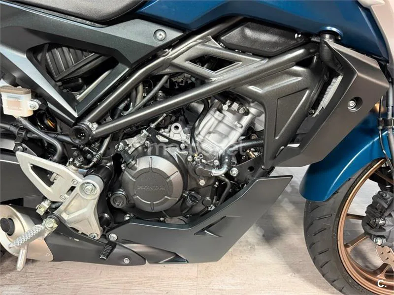 Honda CB 125 R – Vista 14