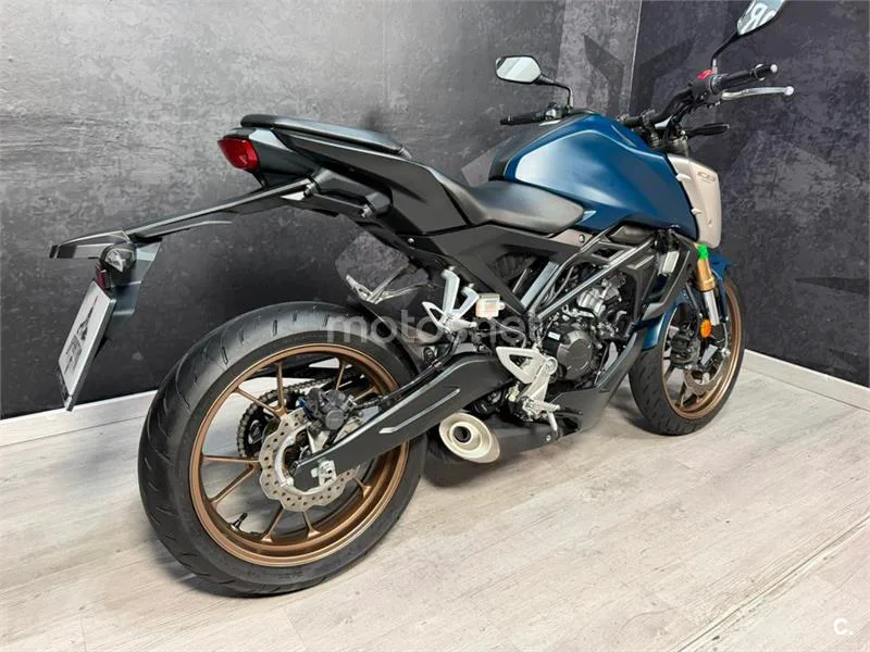 Honda CB 125 R – Vista 6