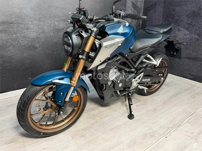 Honda CB 125 R – Vista 9